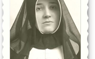 PIONERAS: Madre Carmen Rius, escolapia; primera licenciada en Ciencias Físicas por la Universidad de Zaragoza (1932).